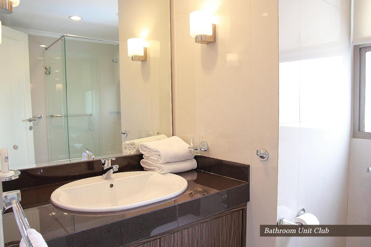Apartemen Puncak Marina Surabaya Esterno foto