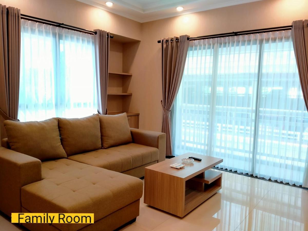 Apartemen Puncak Marina Surabaya Esterno foto